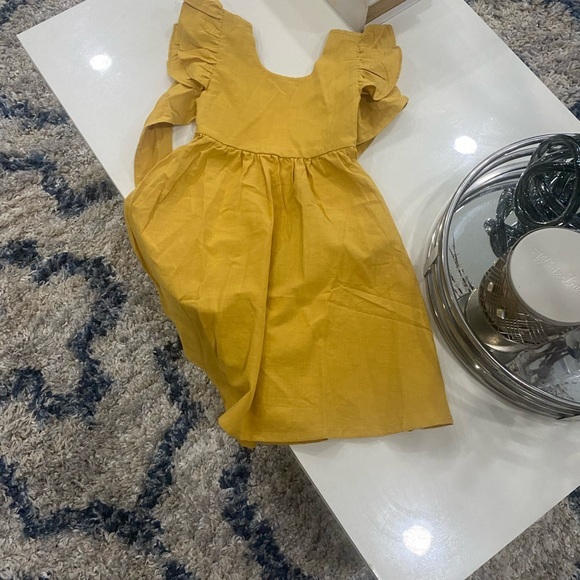 Backless  Linen Kids dress - Picture 3 of 3